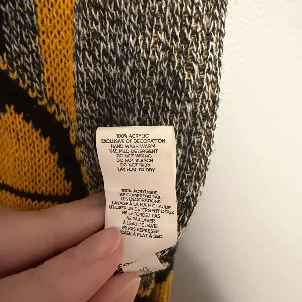Boston Bruins Hockey NHL Scarf Black, Yellow, Grey NWT